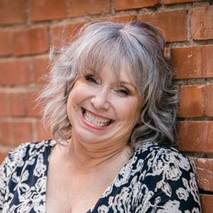 Meet your Posher, Laurie